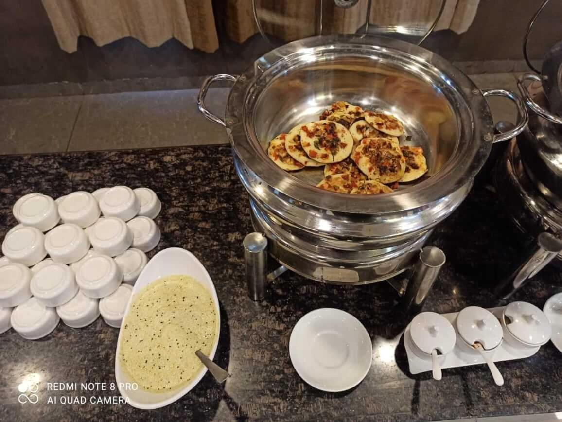 Hotel Signature Planet Indore Dış mekan fotoğraf