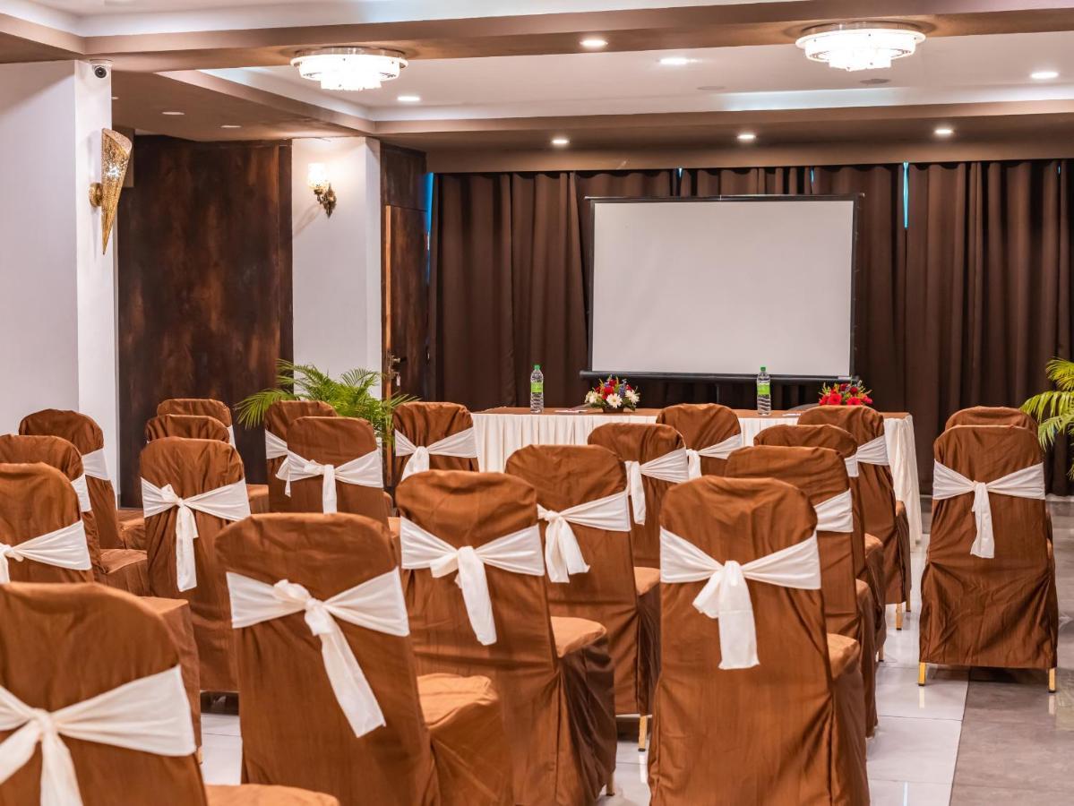 Hotel Signature Planet Indore Dış mekan fotoğraf