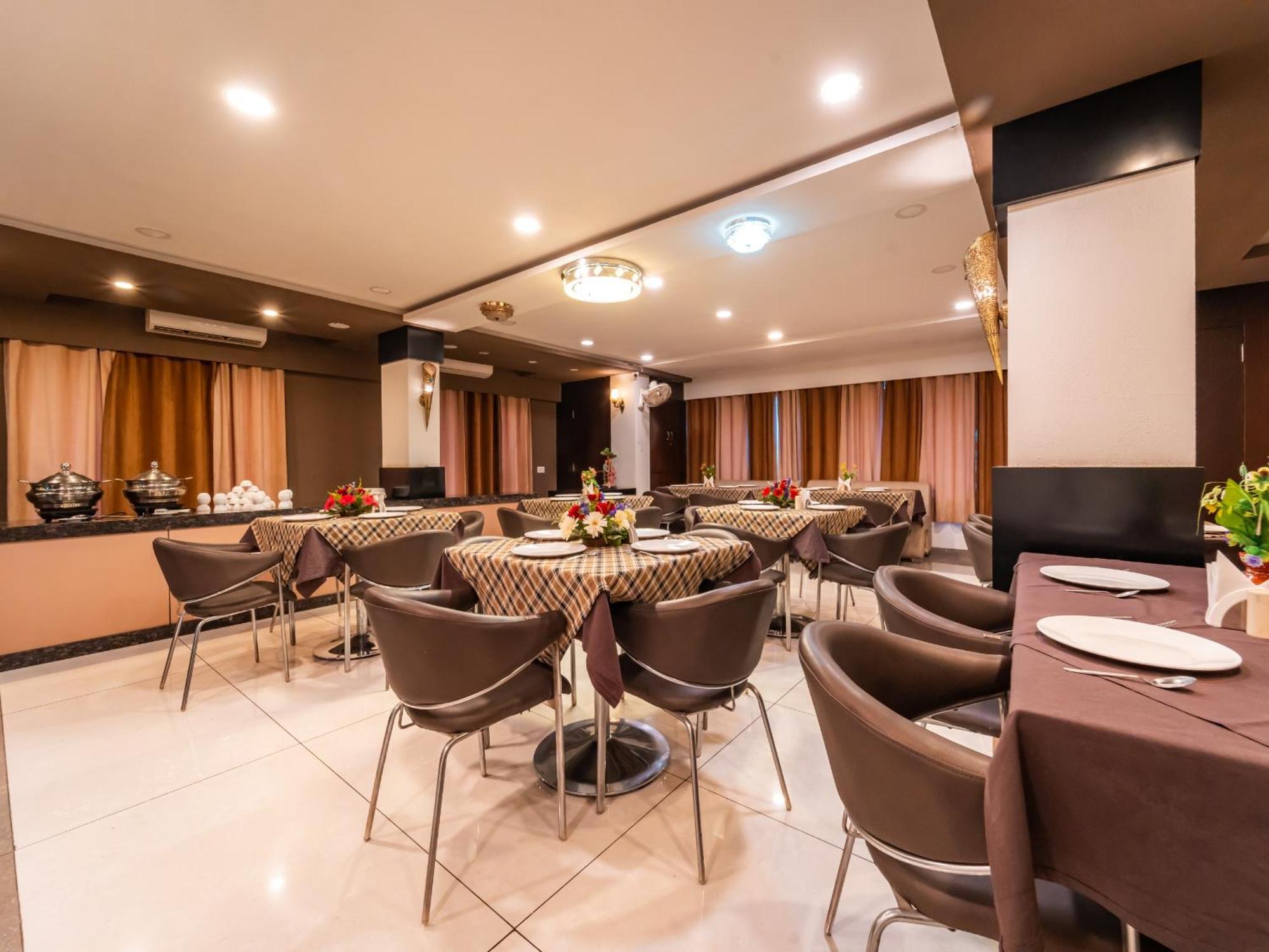 Hotel Signature Planet Indore Dış mekan fotoğraf