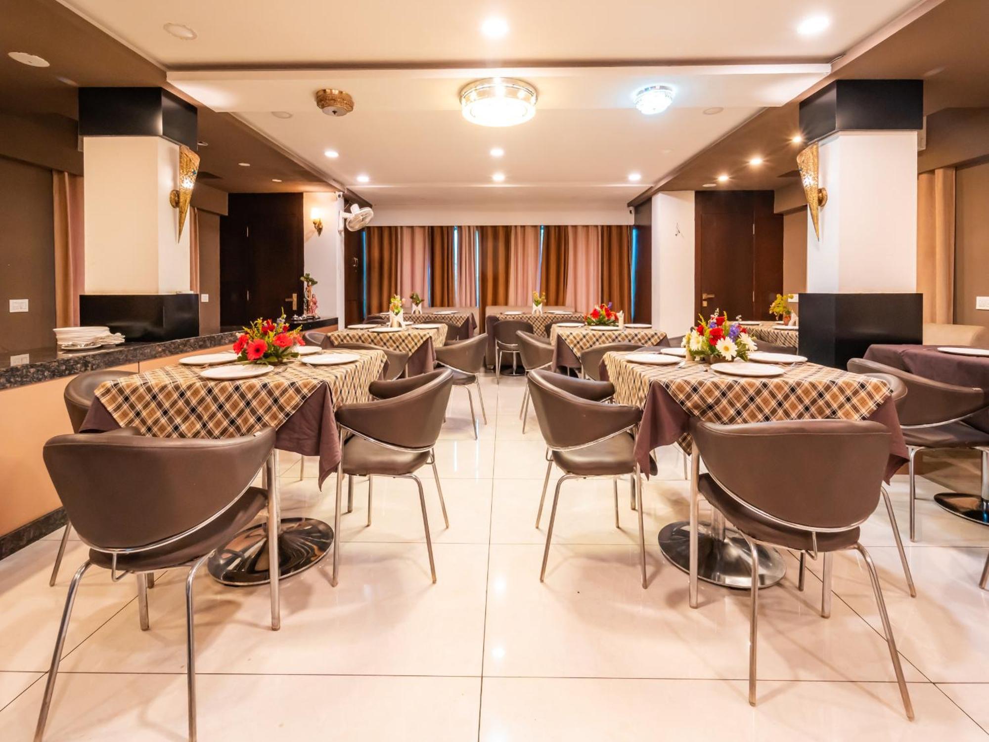 Hotel Signature Planet Indore Dış mekan fotoğraf